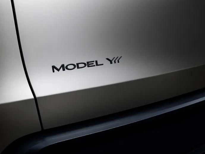 还没等来「Model Y 杀手」，特斯拉就掀桌子了